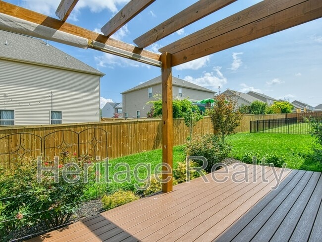 Building Photo - 2212 Scarlet Tanager St