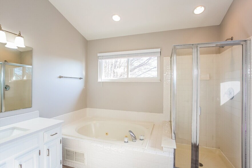 Building Photo - 349 Creekstone Dr
