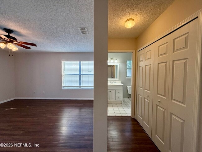 Building Photo - 3785 Union Pacific Dr E