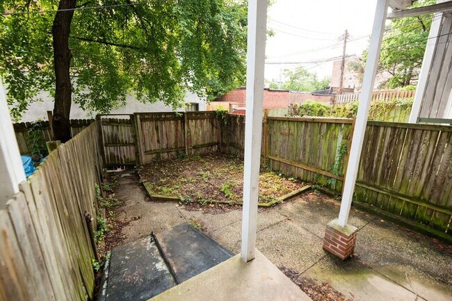 Building Photo - 3047 Guilford Ave