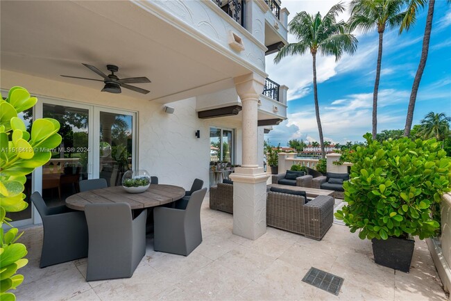 Building Photo - 2514 Fisher Island Dr