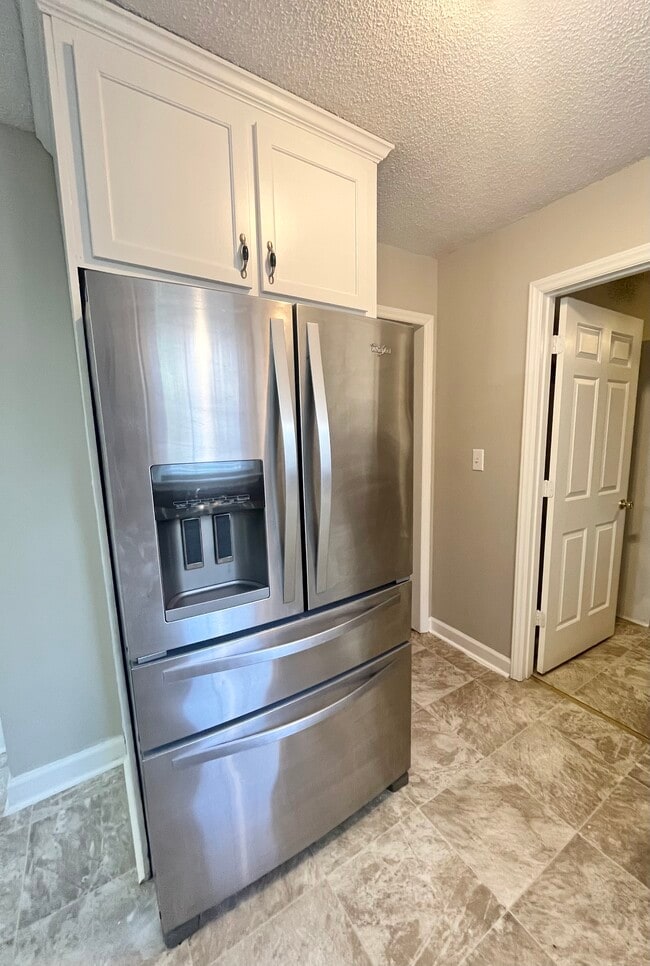 Building Photo - 101 Southridge Dr