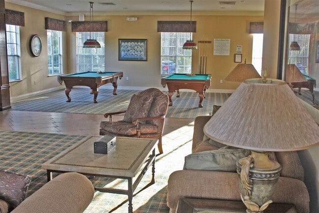 Building Photo - 550 Florida Club Blvd