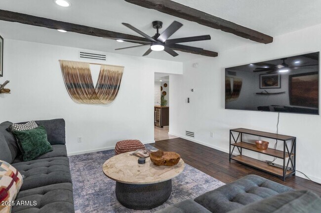 Building Photo - 3234 E Larkspur Dr