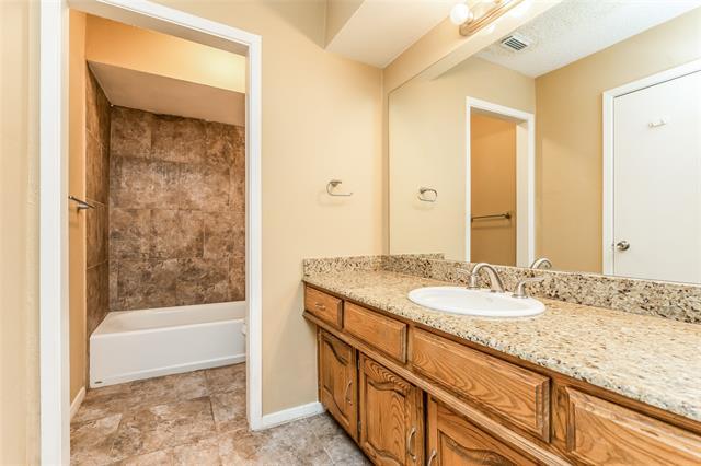Building Photo - 4622 Burdock Dr