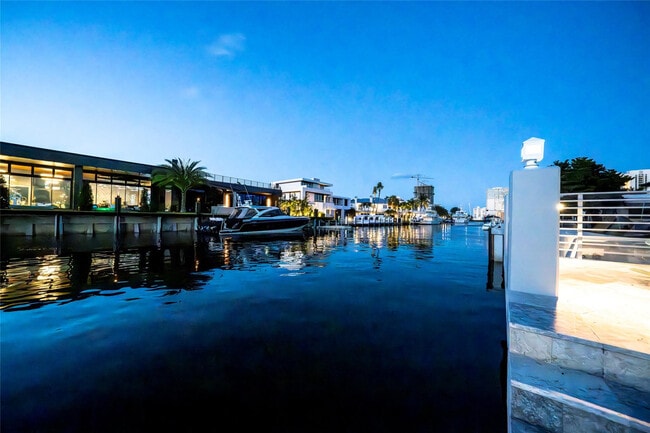 Building Photo - 2523 Castilla Isle