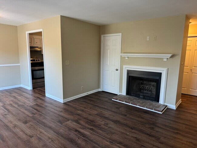 Building Photo - 5807 Brentwood Trace