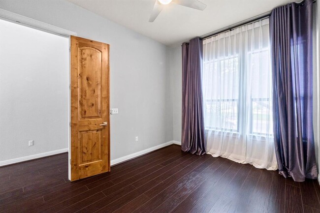Building Photo - 4536 Berkman Dr