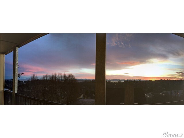 Building Photo - 1820 24th Ave