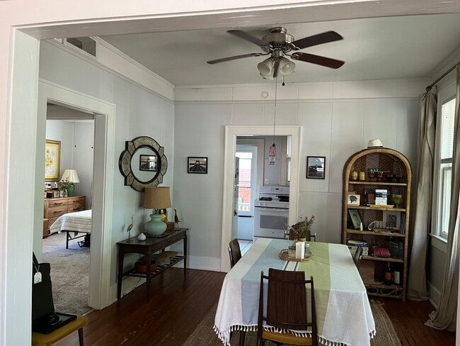 Building Photo - Cozy Two Bedroom Home In Park Circle