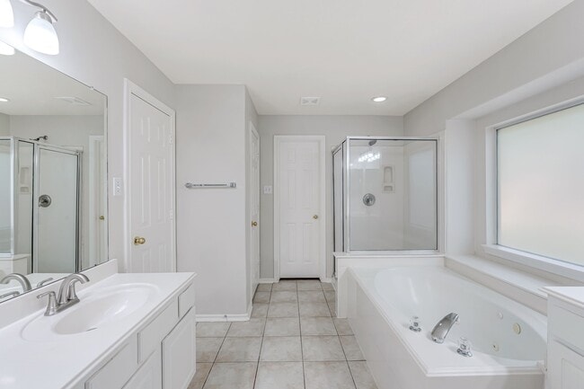 Building Photo - 22 English Lavender Pl