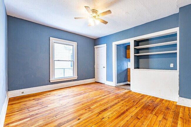 Building Photo - 292 Reynolds St