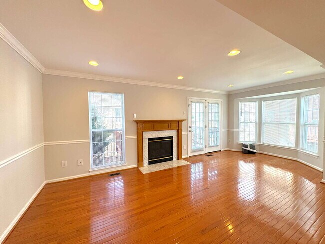 Building Photo - Inviting Suburban Retreat with Spacious Layout and Timeless Hardwood Flooring