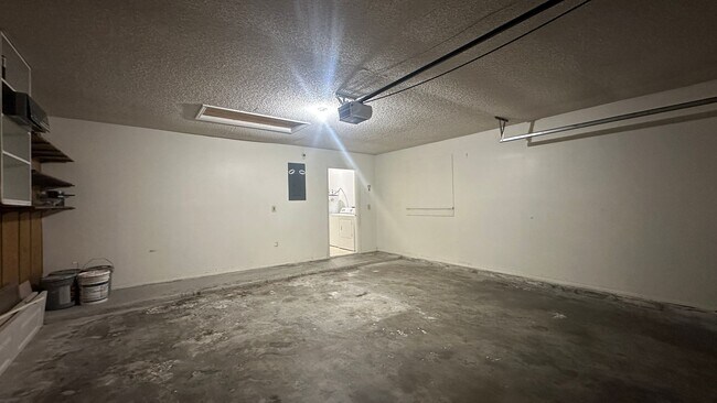 Building Photo - 487 Carrigan Ave