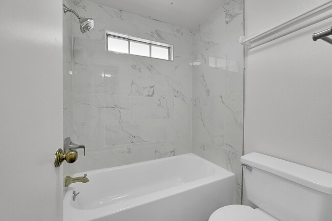 Building Photo - $2,150.00 - 2 Bedrooms, 2 Bathrooms, Townh...