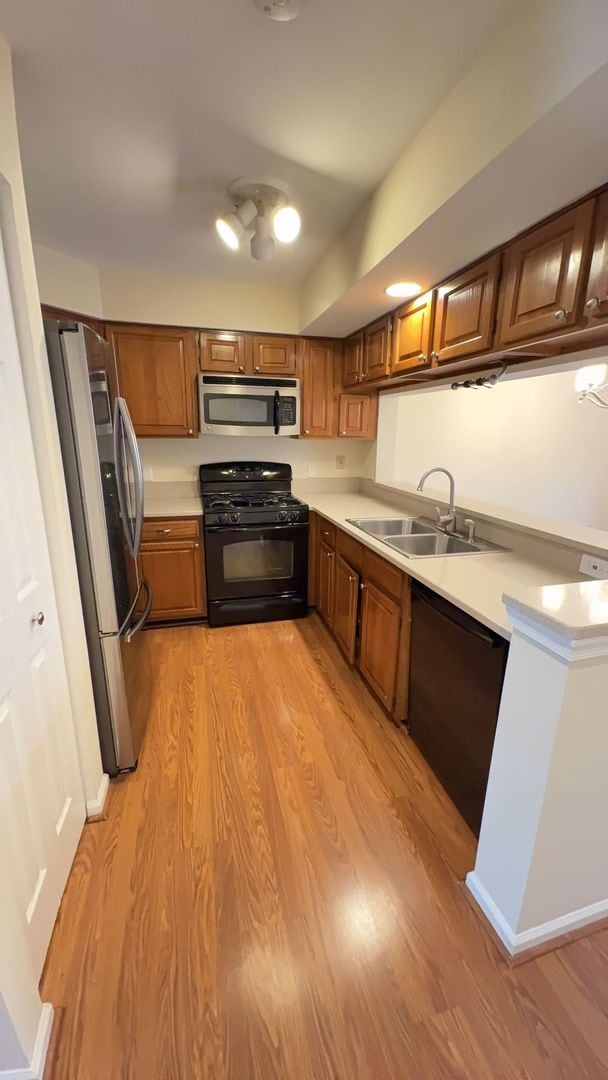 Building Photo - Two Primary Suite, Three Level Townhouse in the Pinecrest Community