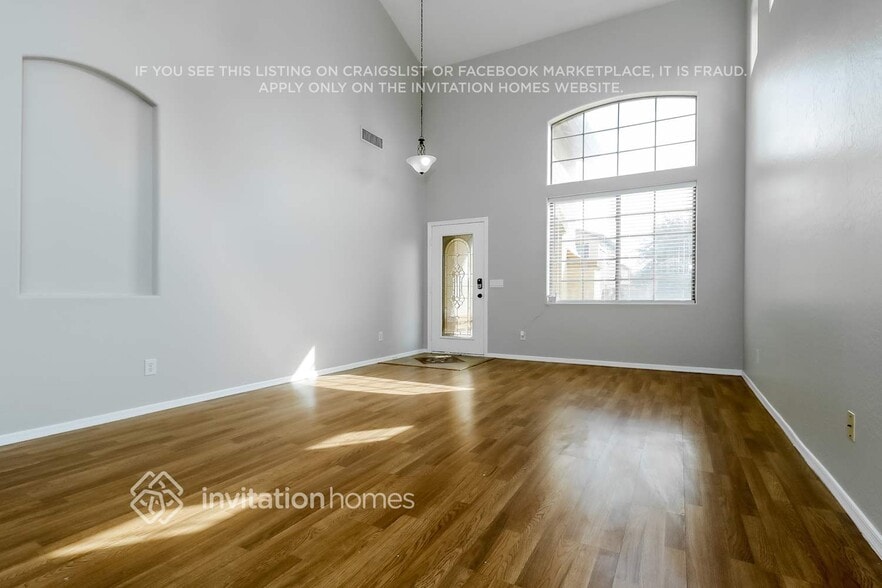 Building Photo - 8806 W Gardenia Ave