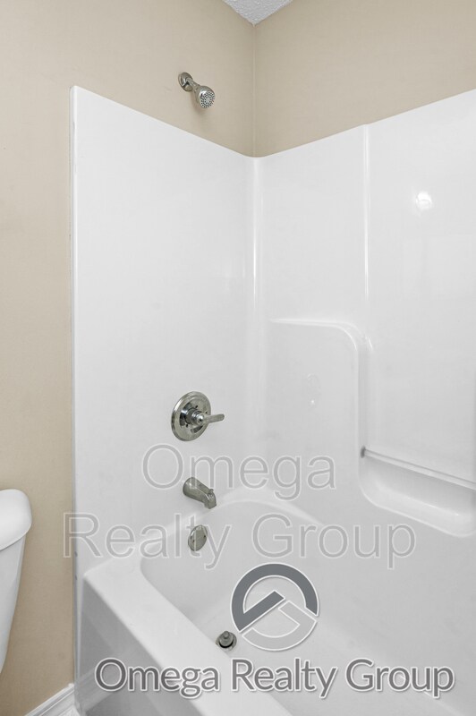 Building Photo - 2672 Rosebud Dr E