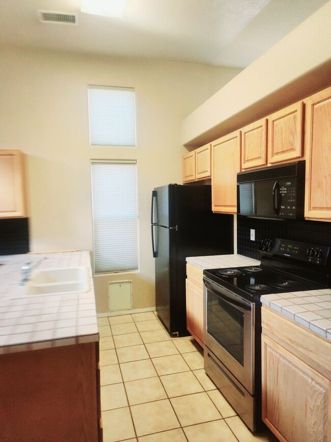 Building Photo - Hidden Valley House in Four Hills