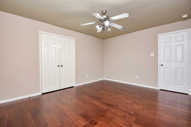 Building Photo - 407 Stream Mill Ln