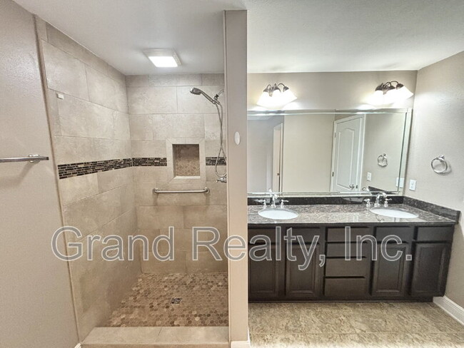 Building Photo - 5892 Dunridge Drive
