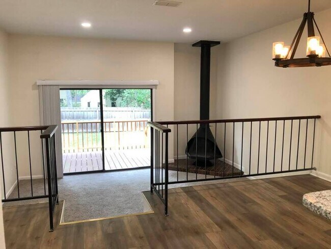 Building Photo - 2809 SE 17th St