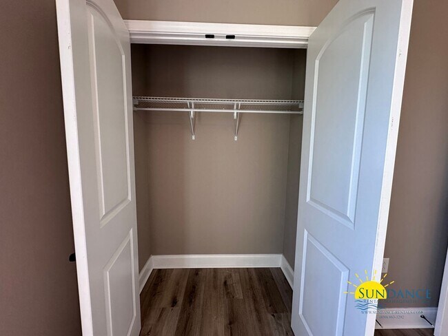 Building Photo - 438 Bay Oaks Dr