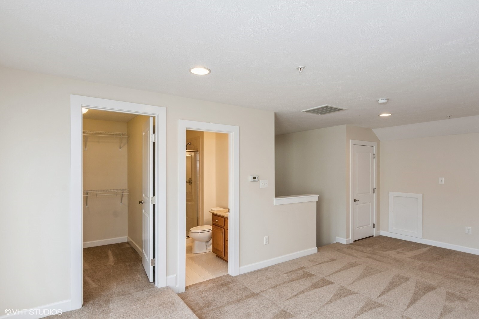 Building Photo - 335 Osona Ln