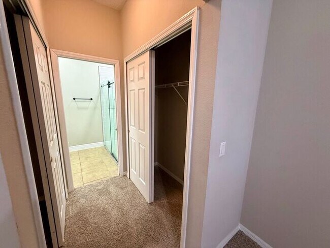Building Photo - 3/2.5 Townhome in St Cloud-AVAILABLE NOW