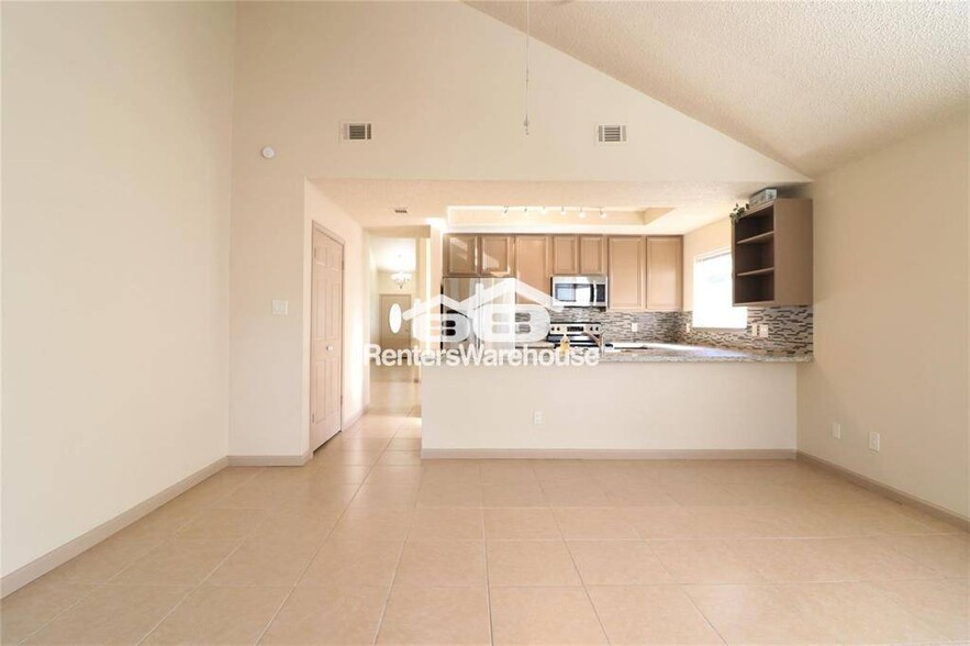 Building Photo - 16034 Barbarossa Dr
