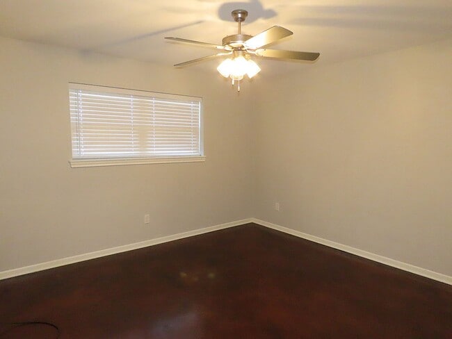Building Photo - Updated 2 Bedroom, 1 Bath Duplex in Whiteh...