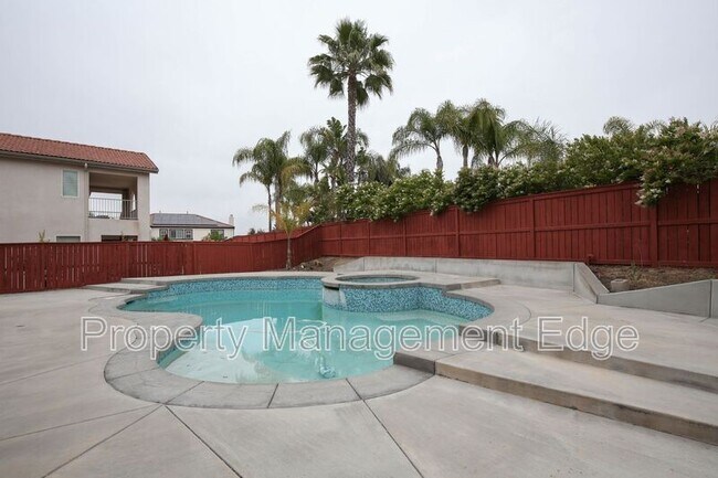 Building Photo - 32905 Northshire Cir