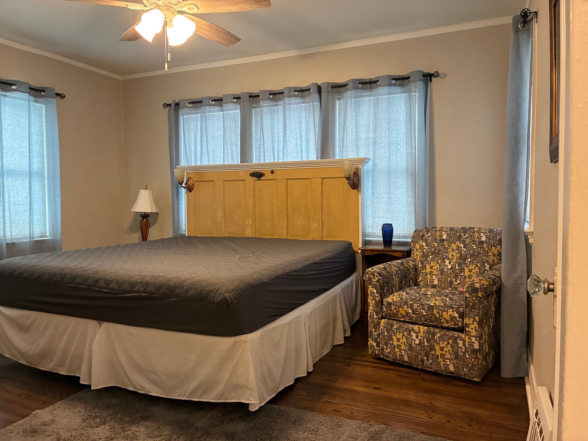 Building Photo - 1715 S College Ave