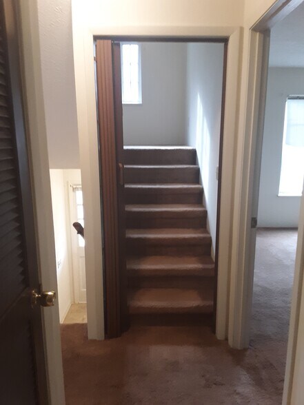 Building Photo - 64 Debra Ln