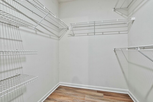 Building Photo - Immaculate 2bed/2ba in Fayetteville with Lawn Care Included