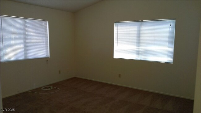 Building Photo - 1105 Overture Dr