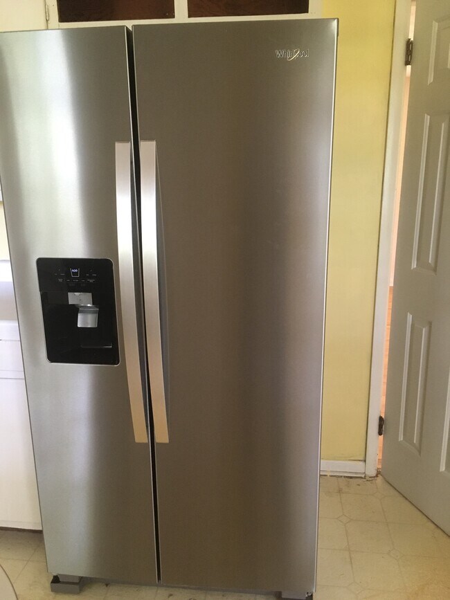 Building Photo - 4995 E State Rd 45