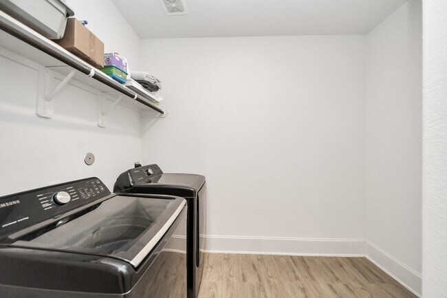 Building Photo - 8119 Messina Mount Dr