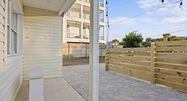 Building Photo - 209 Angelfish Ave.