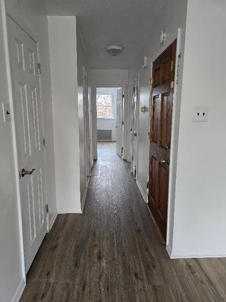 Building Photo - 222 Lockart Terrace