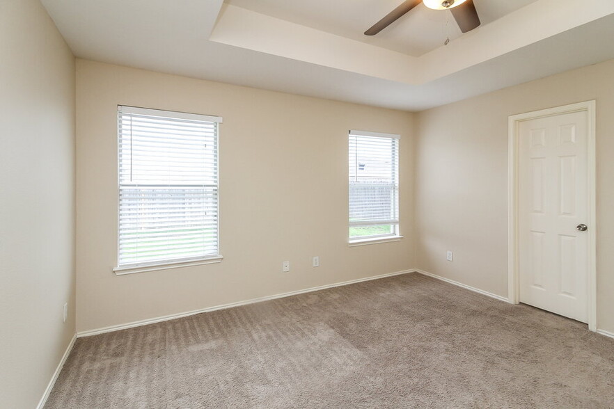 Building Photo - 2807 N Hampton Dr