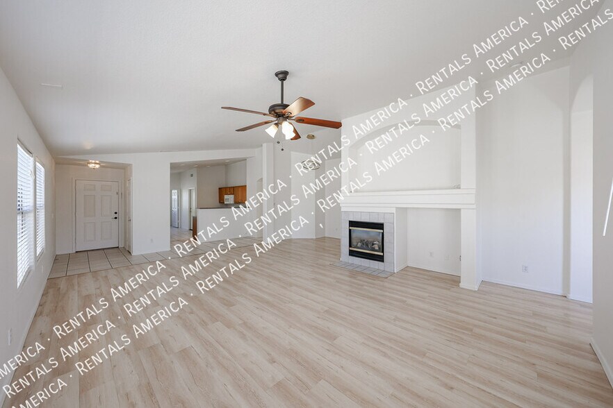 Building Photo - 17463 W Rock Wren Ct