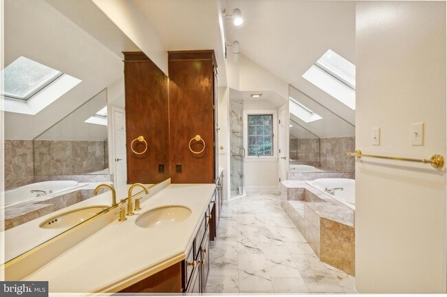 Building Photo - 2527 Hunter Mill Rd