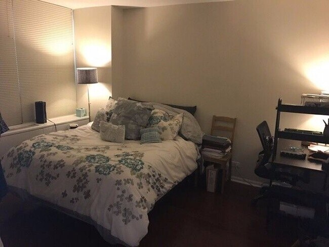 Building Photo - STREETERVILLE'S 1bed/1bath Available
