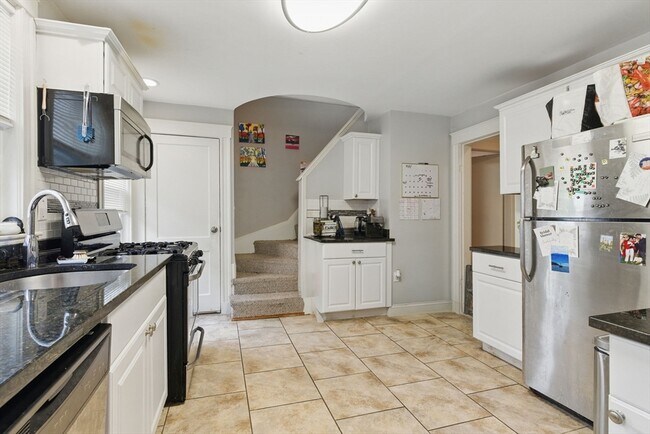 Building Photo - 19 Semont Rd