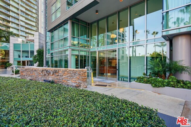 Building Photo - 13650 Marina Pointe Dr