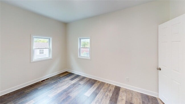 Building Photo - 248 Anderson Ave