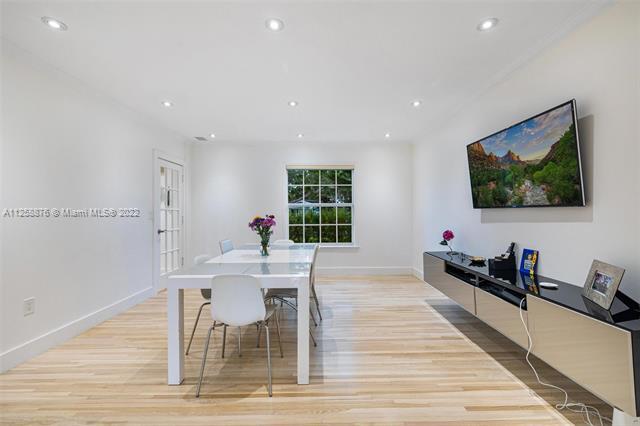 Building Photo - 11401 SW 72nd Plz