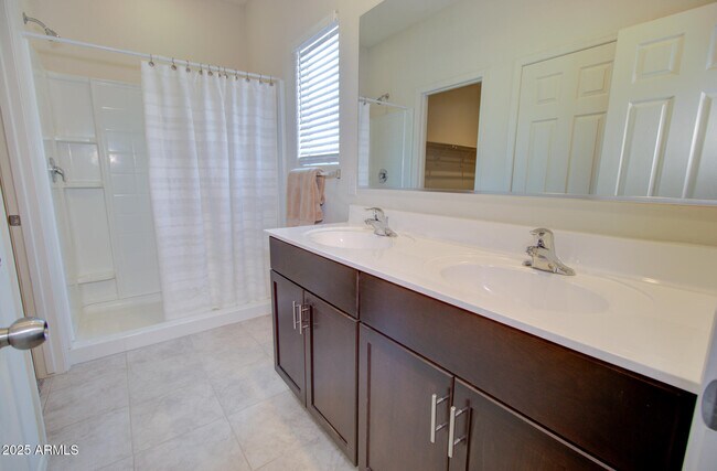 Building Photo - 43833 Yucca Ln
