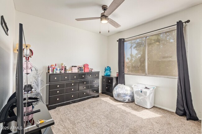 Building Photo - 4807 W Northern Ave